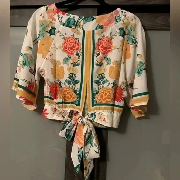 BNWT Tie-back Floral Top - Picture 6 of 7